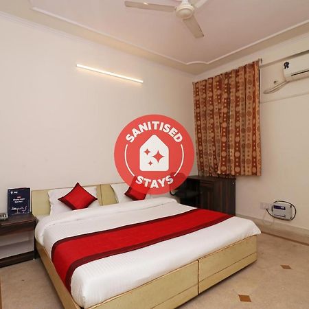 Oyo 11452 Golden Castle Lodge Indirapuram Bagian luar foto