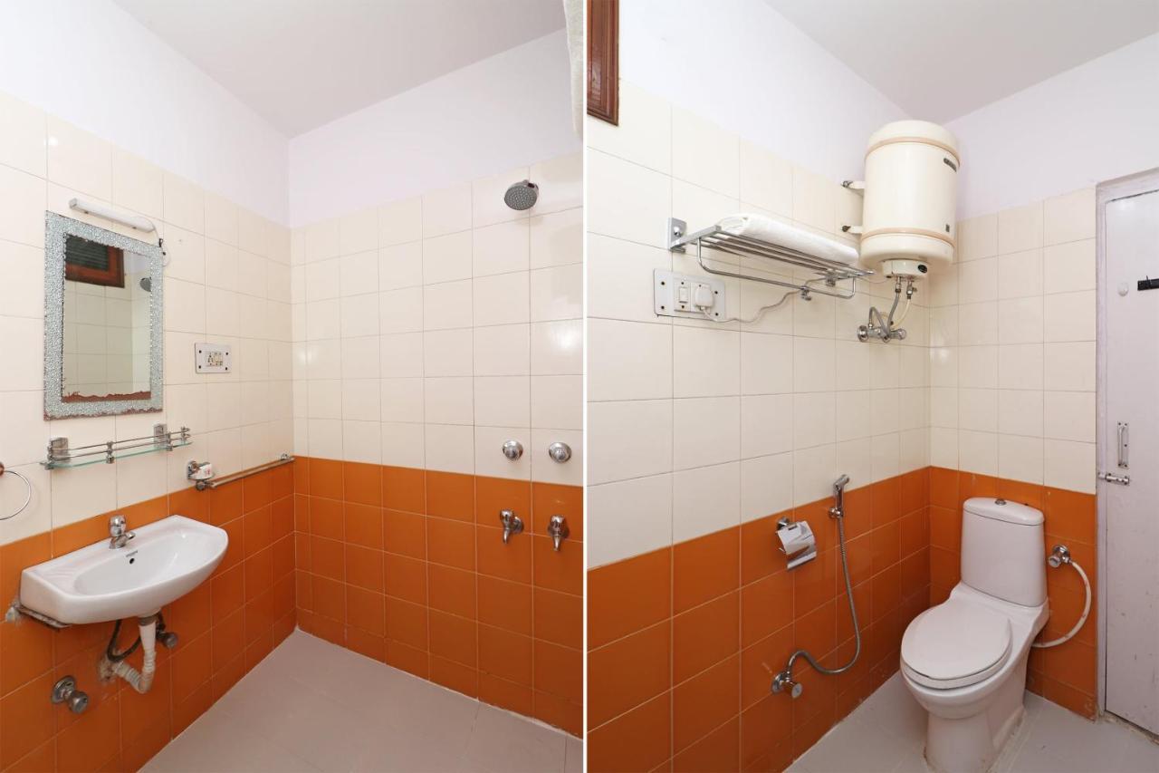 Oyo 11452 Golden Castle Lodge Indirapuram Bagian luar foto