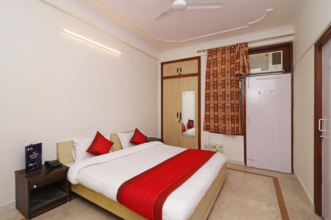 Oyo 11452 Golden Castle Lodge Indirapuram Bagian luar foto