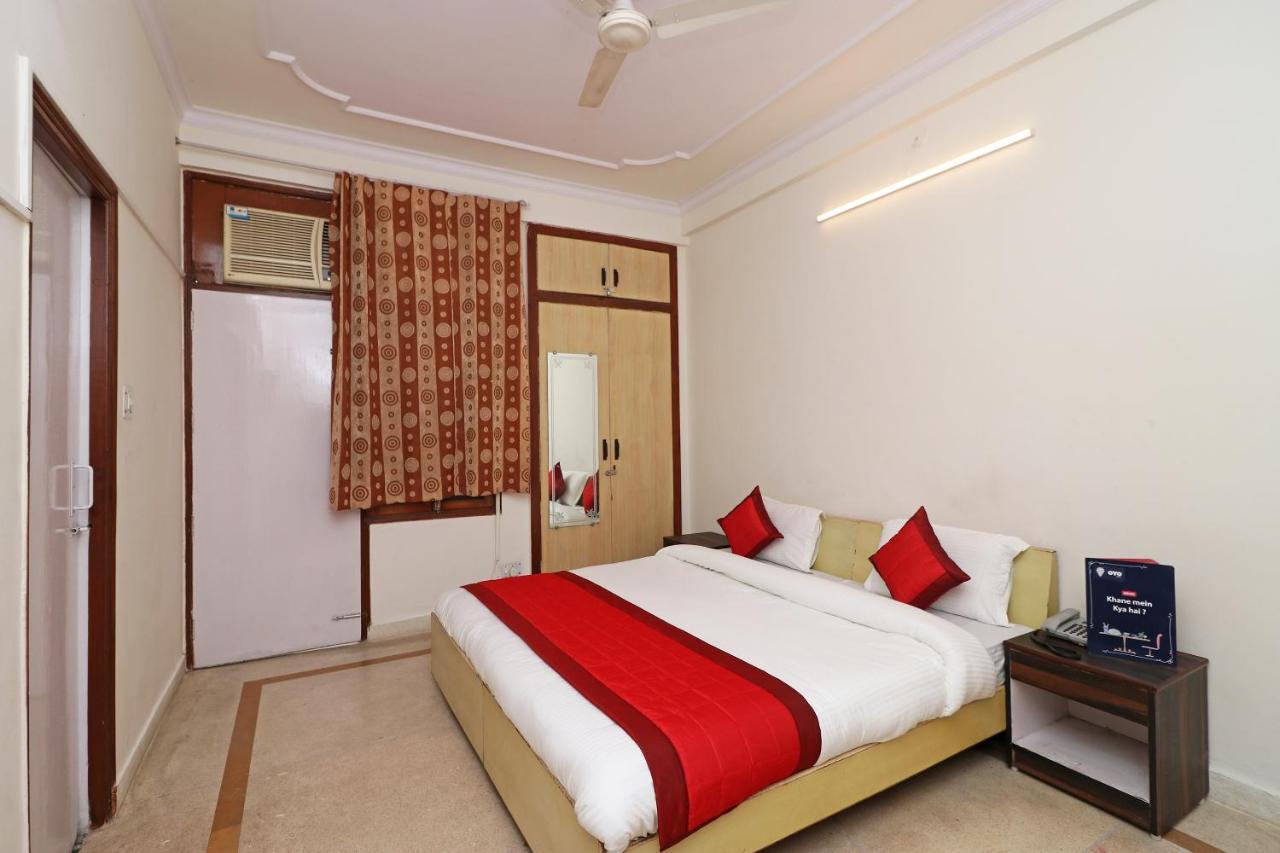 Oyo 11452 Golden Castle Lodge Indirapuram Bagian luar foto