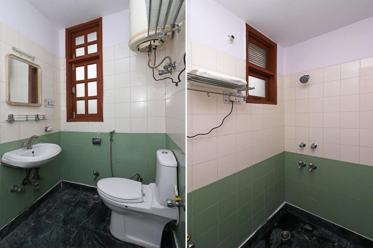 Oyo 11452 Golden Castle Lodge Indirapuram Bagian luar foto