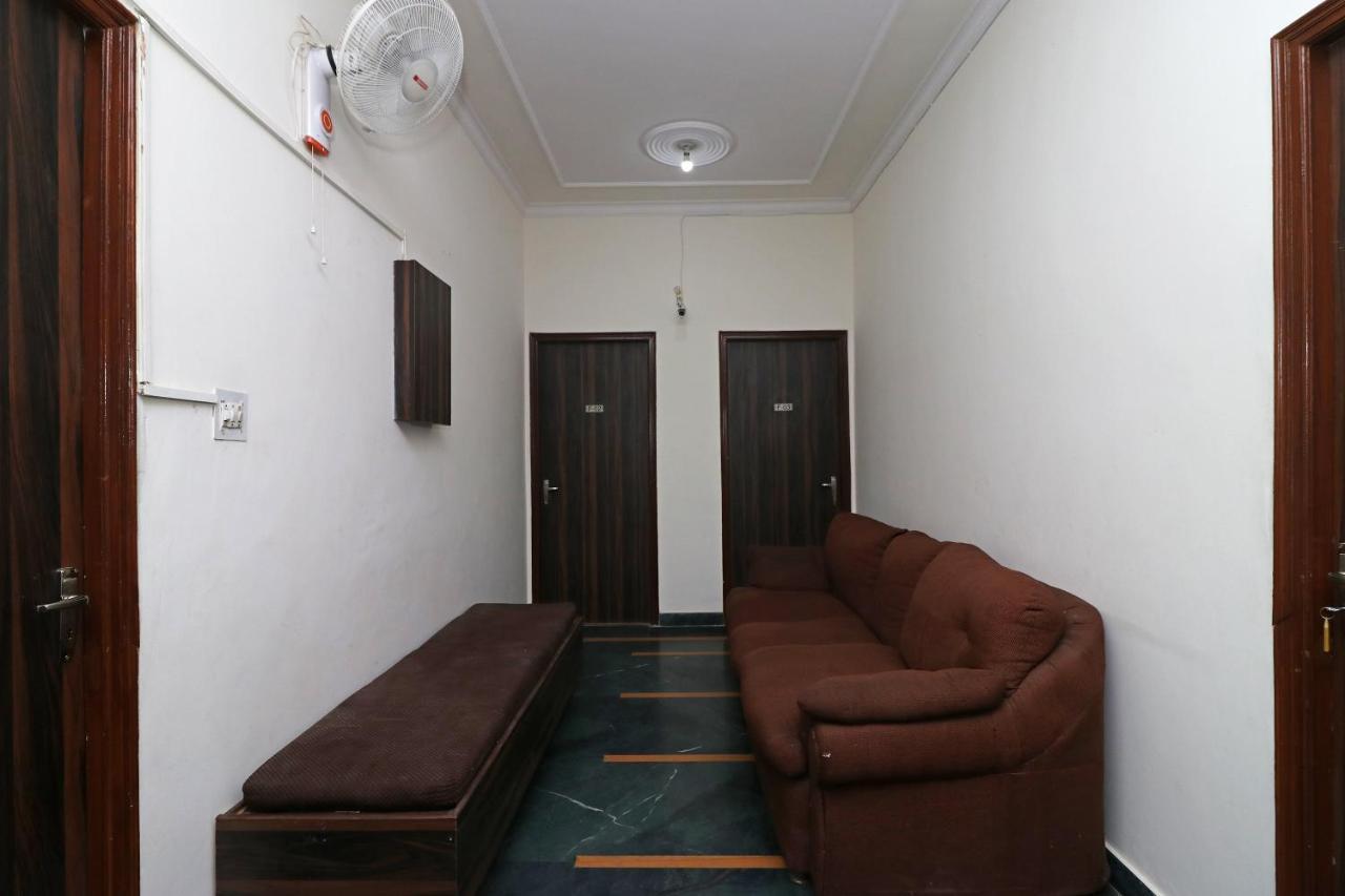 Oyo 11452 Golden Castle Lodge Indirapuram Bagian luar foto